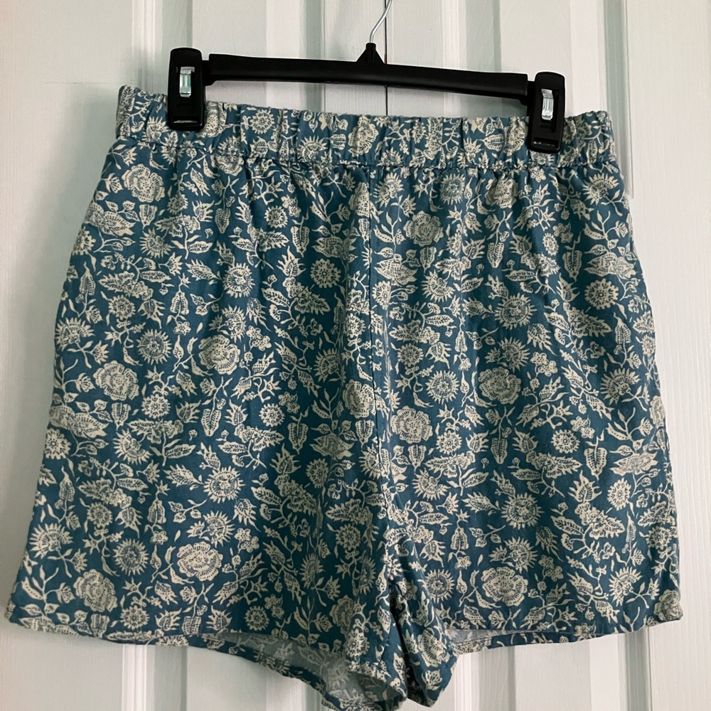 Universal Threads Bermuda Shorts with Floral Print